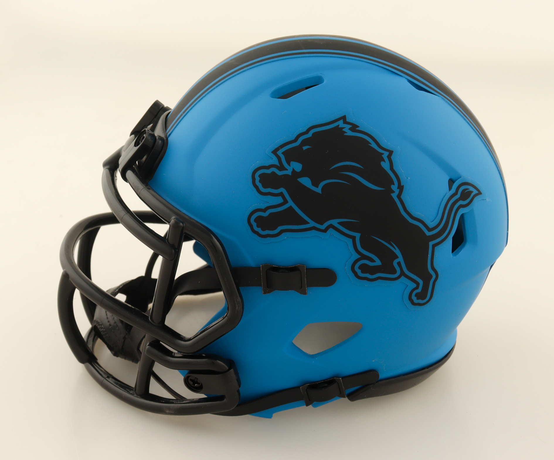 Ndamukong Suh Signed Lions Rave Alternate Speed Mini Helmet (Beckett) at PristineAuction.com Ndamukong Suh Signed Lions Rave Alternate Speed Mini Helmet (Beckett) at PristineAuction.com