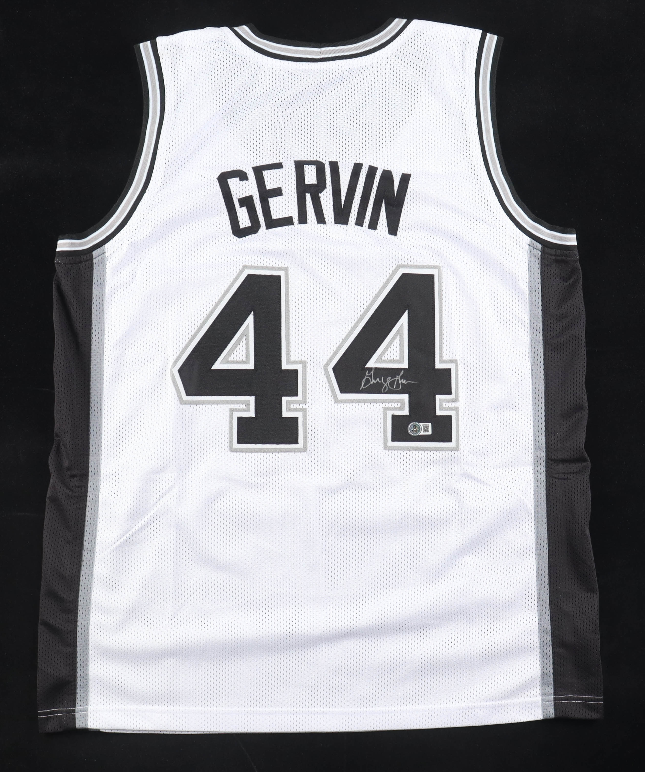 George Gervin Signed Jersey (Beckett) at PristineAuction.com George Gervin Signed Jersey (Beckett) at PristineAuction.com