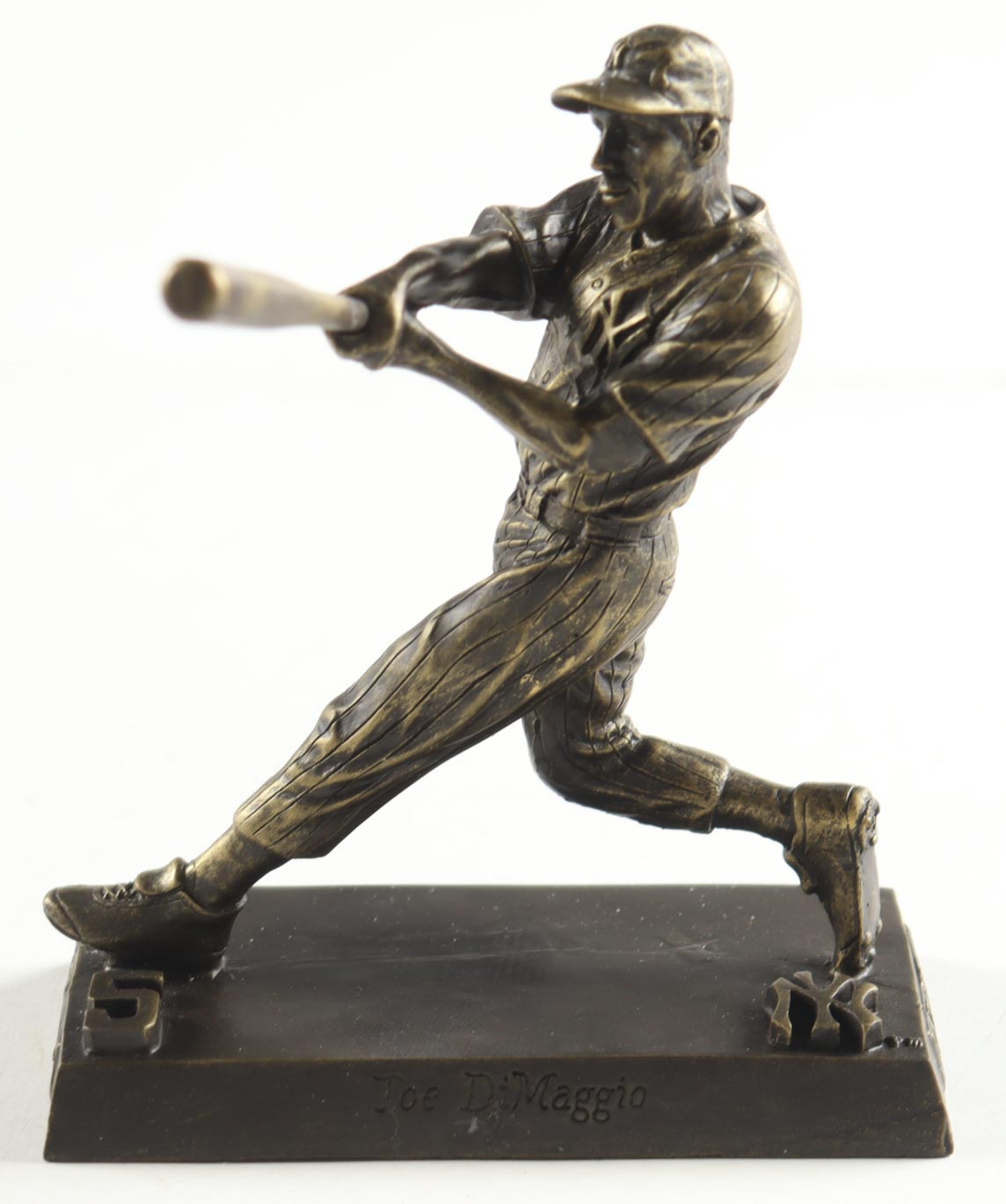 Joe DiMaggio Yankees Bronze Statue Figurine with Original Packaging at PristineAuction.com Joe DiMaggio Yankees Bronze Statue Figurine with Original Packaging at PristineAuction.com