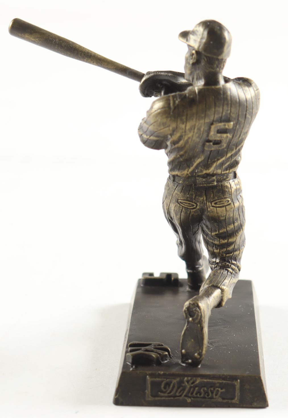 Joe DiMaggio Yankees Bronze Statue Figurine with Original Packaging at PristineAuction.com Joe DiMaggio Yankees Bronze Statue Figurine with Original Packaging at PristineAuction.com