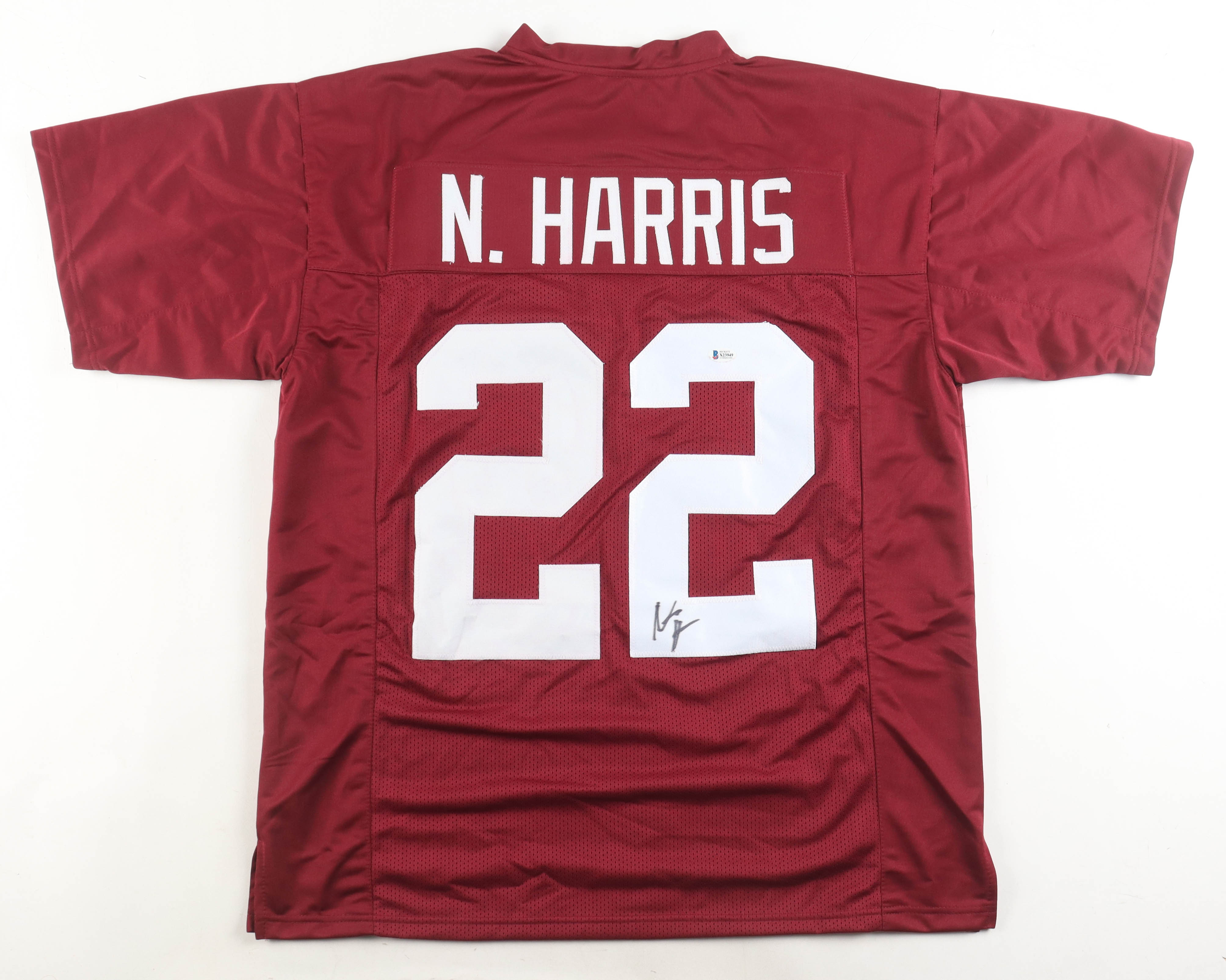 Najee Harris Signed Jersey (Beckett) at PristineAuction.com Najee Harris Signed Jersey (Beckett) at PristineAuction.com
