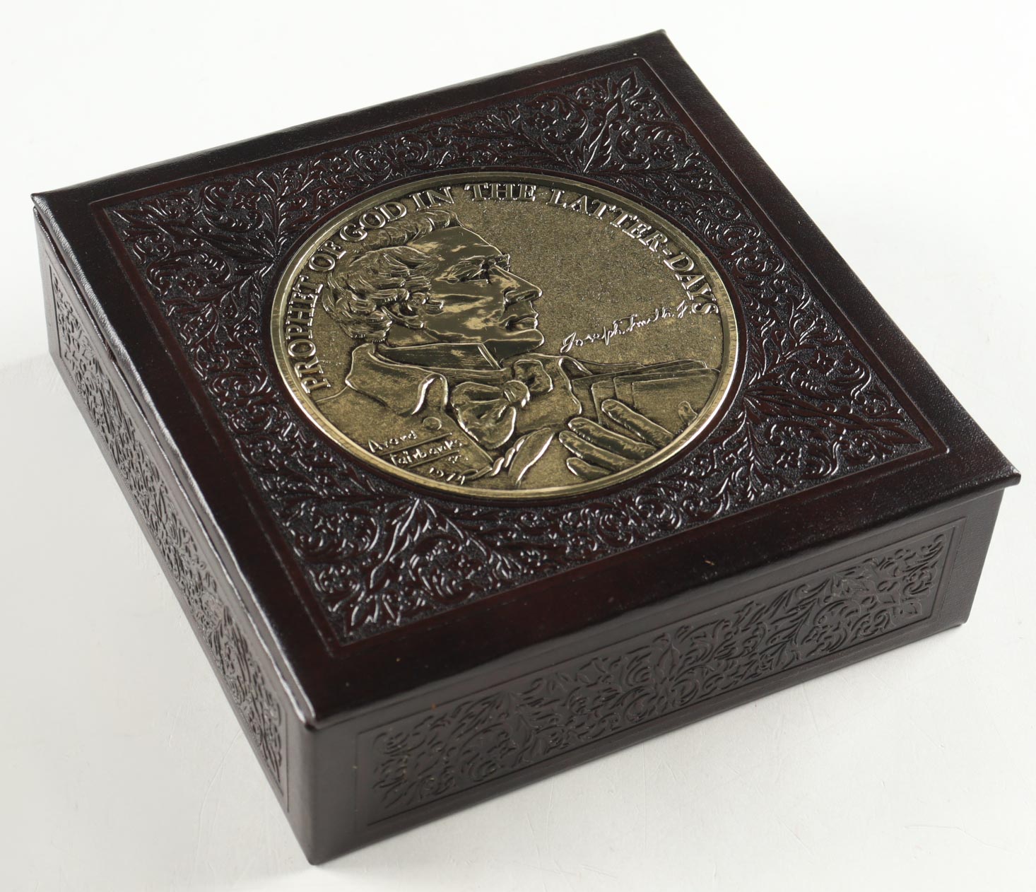 The Joseph Smith Memorial Collection Set Medallions with (6) 1 Troy Ounce .999 Silver Bullion Rounds at PristineAuction.com The Joseph Smith Memorial Collection Set Medallions with (6) 1 Troy Ounce .999 Silver Bullion Rounds at PristineAuction.com