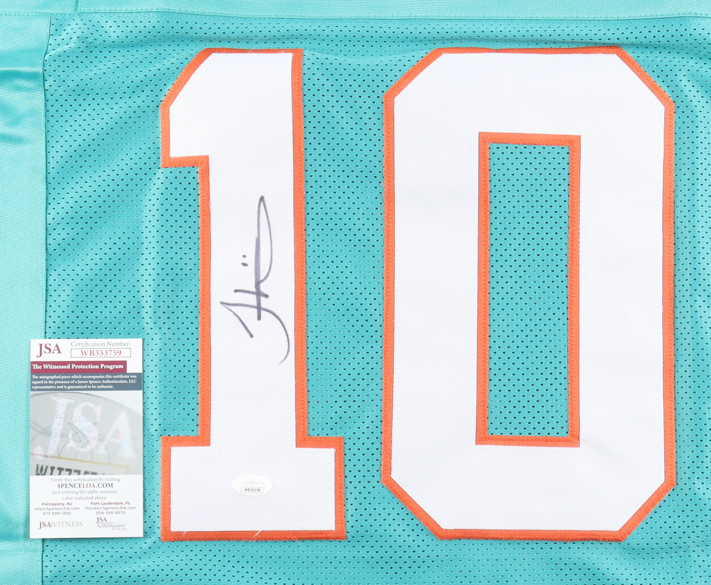 Tyreek Hill Signed Jersey (JSA) at PristineAuction.com Tyreek Hill Signed Jersey (JSA) at PristineAuction.com