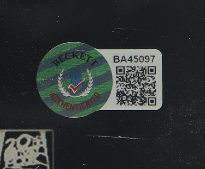 James Earl Jones Signed "Star Wars" Custom Framed Poster (Beckett) at PristineAuction.com James Earl Jones Signed "Star Wars" Custom Framed Poster (Beckett) at PristineAuction.com