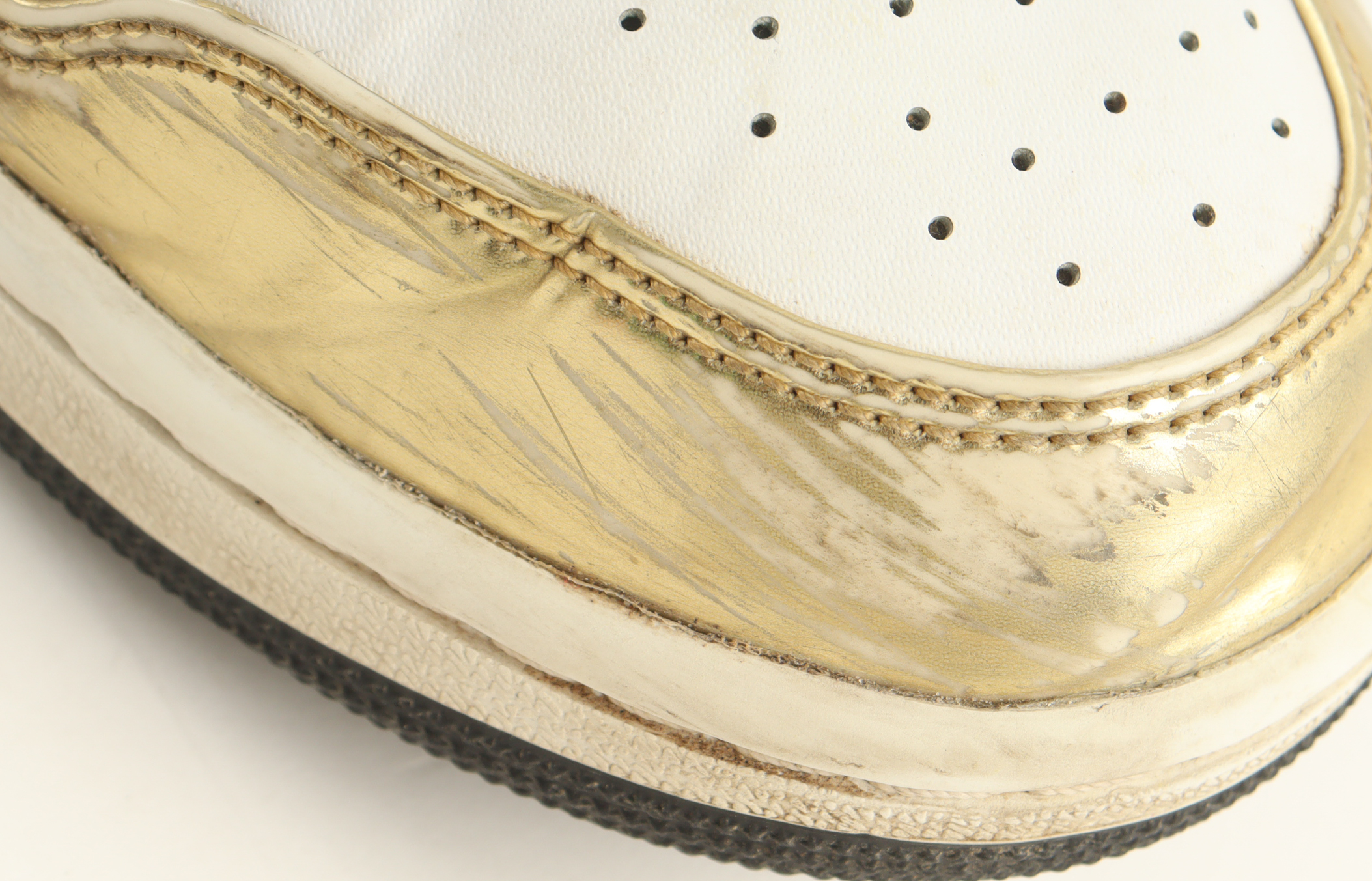 Magic Johnson Signed Air Jordan Basketball Shoe (Beckett) at PristineAuction.com Magic Johnson Signed Air Jordan Basketball Shoe (Beckett) at PristineAuction.com