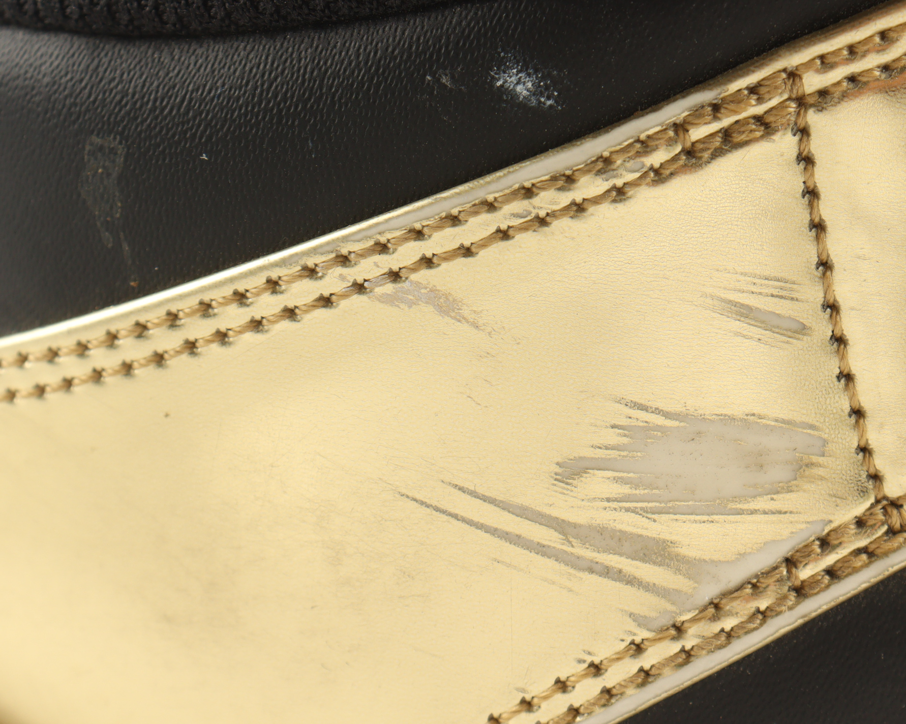 Magic Johnson Signed Air Jordan Basketball Shoe (Beckett) at PristineAuction.com Magic Johnson Signed Air Jordan Basketball Shoe (Beckett) at PristineAuction.com