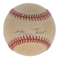 Willie Mays Signed ONL Baseball (JSA) at PristineAuction.com