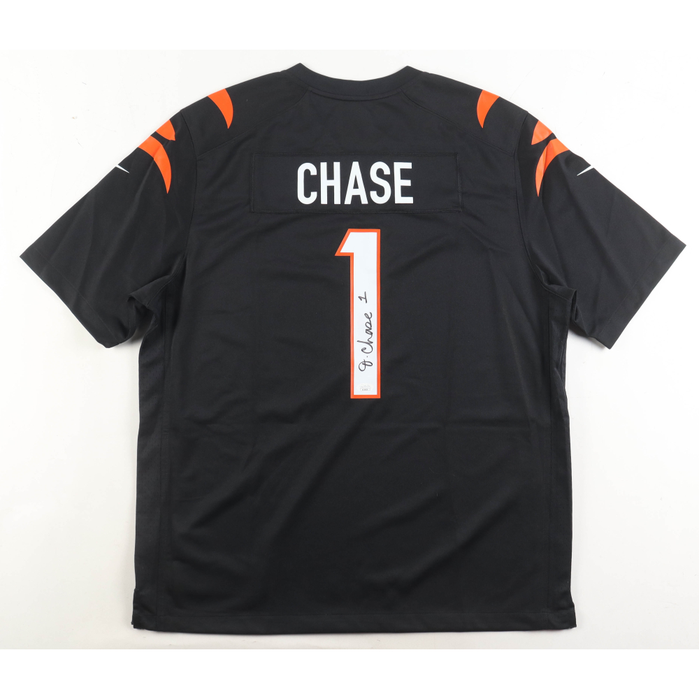 Ja'Marr Chase Signed Bengals Nike Authentic Jersey (JSA) at PristineAuction.com Ja'Marr Chase Signed Bengals Nike Authentic Jersey (JSA) at PristineAuction.com