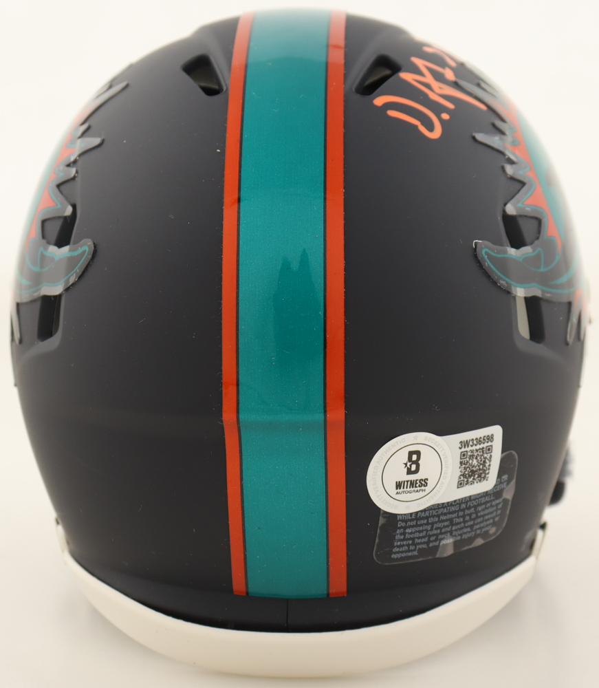 De’Von Achane Signed Dolphins Speed Mini Helmet (Beckett) at PristineAuction.com De’Von Achane Signed Dolphins Speed Mini Helmet (Beckett) at PristineAuction.com