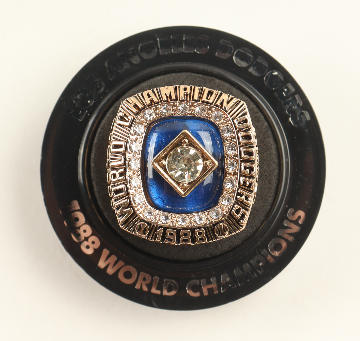 1988 Los Angeles Dodgers Commemorative World Series MLB Replica Championship Ring at PristineAuction.com 1988 Los Angeles Dodgers Commemorative World Series MLB Replica Championship Ring at PristineAuction.com