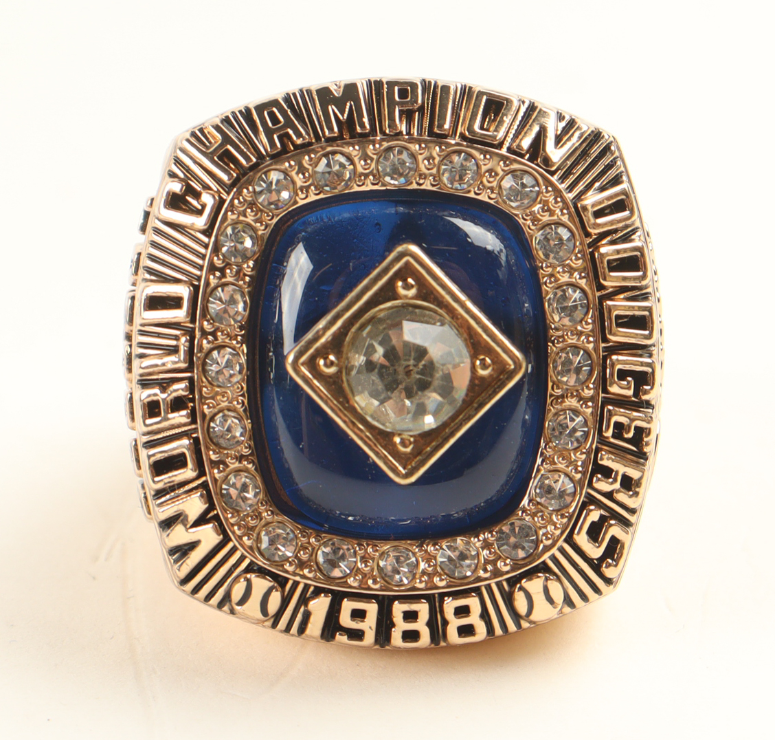 1988 Los Angeles Dodgers Commemorative World Series MLB Replica Championship Ring at PristineAuction.com 1988 Los Angeles Dodgers Commemorative World Series MLB Replica Championship Ring at PristineAuction.com