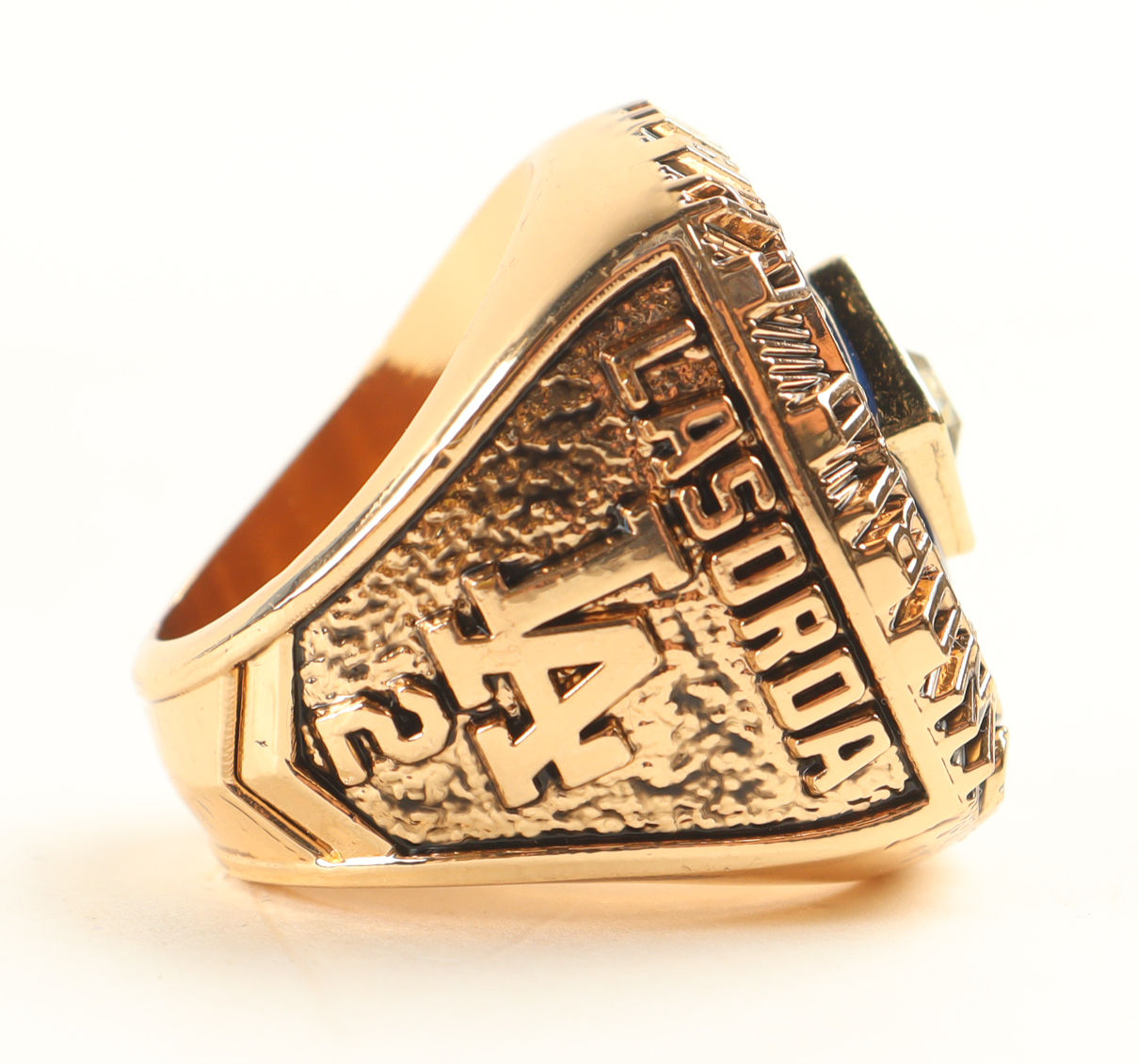 1988 Los Angeles Dodgers Commemorative World Series MLB Replica Championship Ring at PristineAuction.com 1988 Los Angeles Dodgers Commemorative World Series MLB Replica Championship Ring at PristineAuction.com
