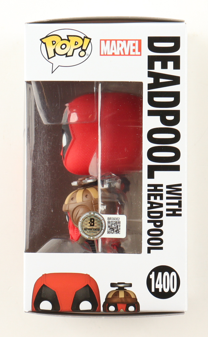 Ryan Reynolds Signed "Deadpool & Wolverine" #1400 Deadpool with Headpool Funko Pop! Vinyl Figure (Beckett) at PristineAuction.com Ryan Reynolds Signed "Deadpool & Wolverine" #1400 Deadpool with Headpool Funko Pop! Vinyl Figure (Beckett) at PristineAuction.com