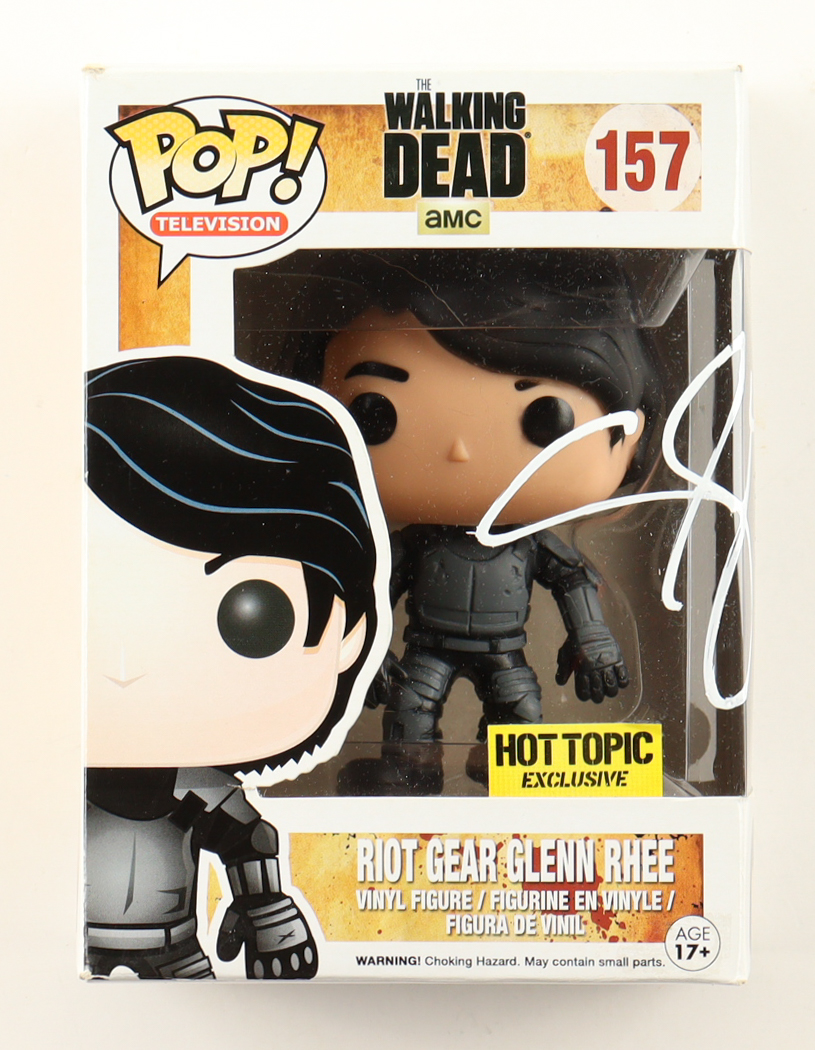 Steven Yeun Signed "The Walking Dead" #157 Riot Gear Glenn Rhee Funko Pop! Vinyl Figure (JSA) at PristineAuction.com Steven Yeun Signed "The Walking Dead" #157 Riot Gear Glenn Rhee Funko Pop! Vinyl Figure (JSA) at PristineAuction.com