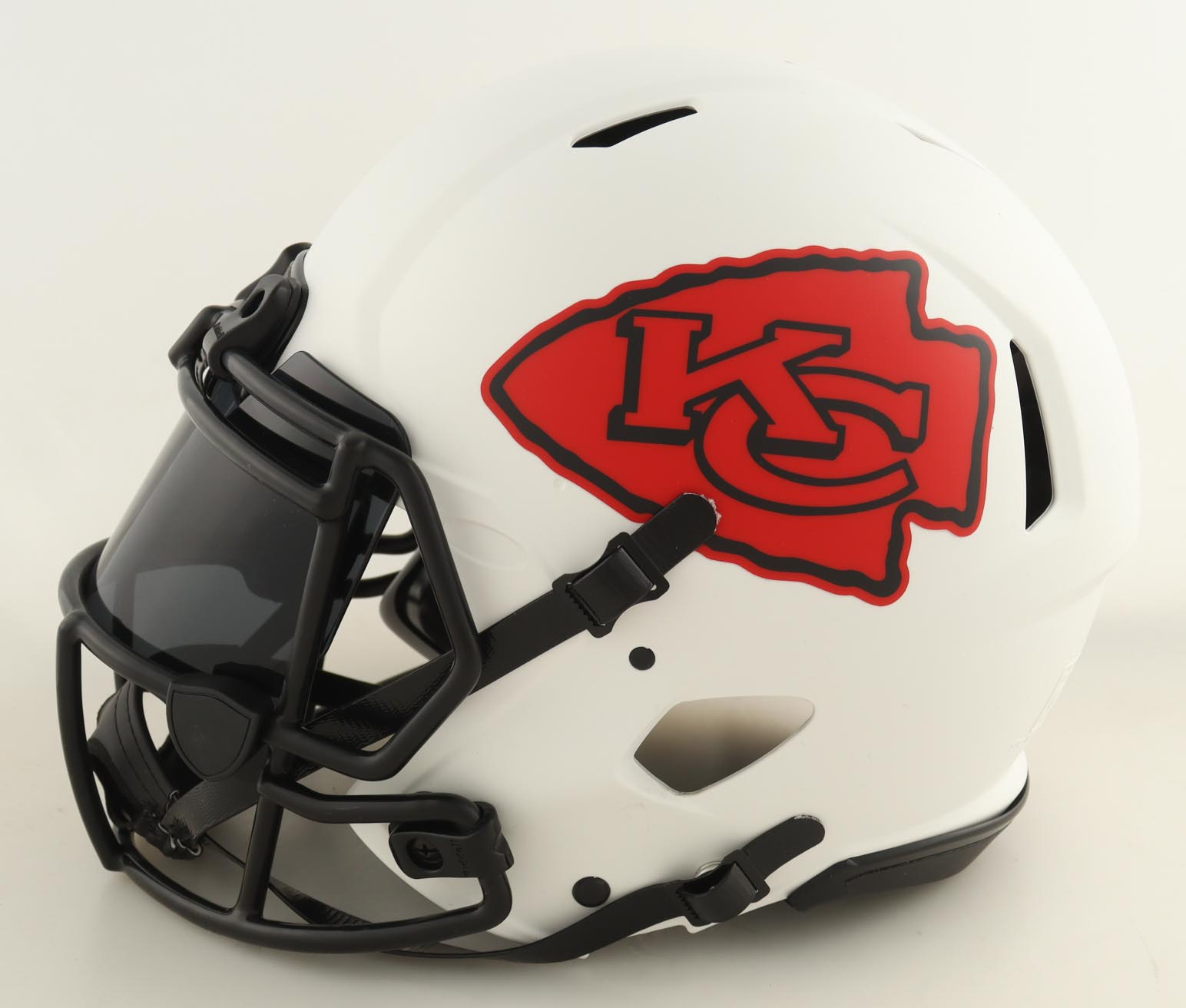 Patrick Mahomes II Signed Chiefs Full-Size Authentic On-Field Lunar Eclipse Alternate Speed Helmet with Custom Visor (Beckett) at PristineAuction.com Patrick Mahomes II Signed Chiefs Full-Size Authentic On-Field Lunar Eclipse Alternate Speed Helmet with Custom Visor (Beckett) at PristineAuction.com