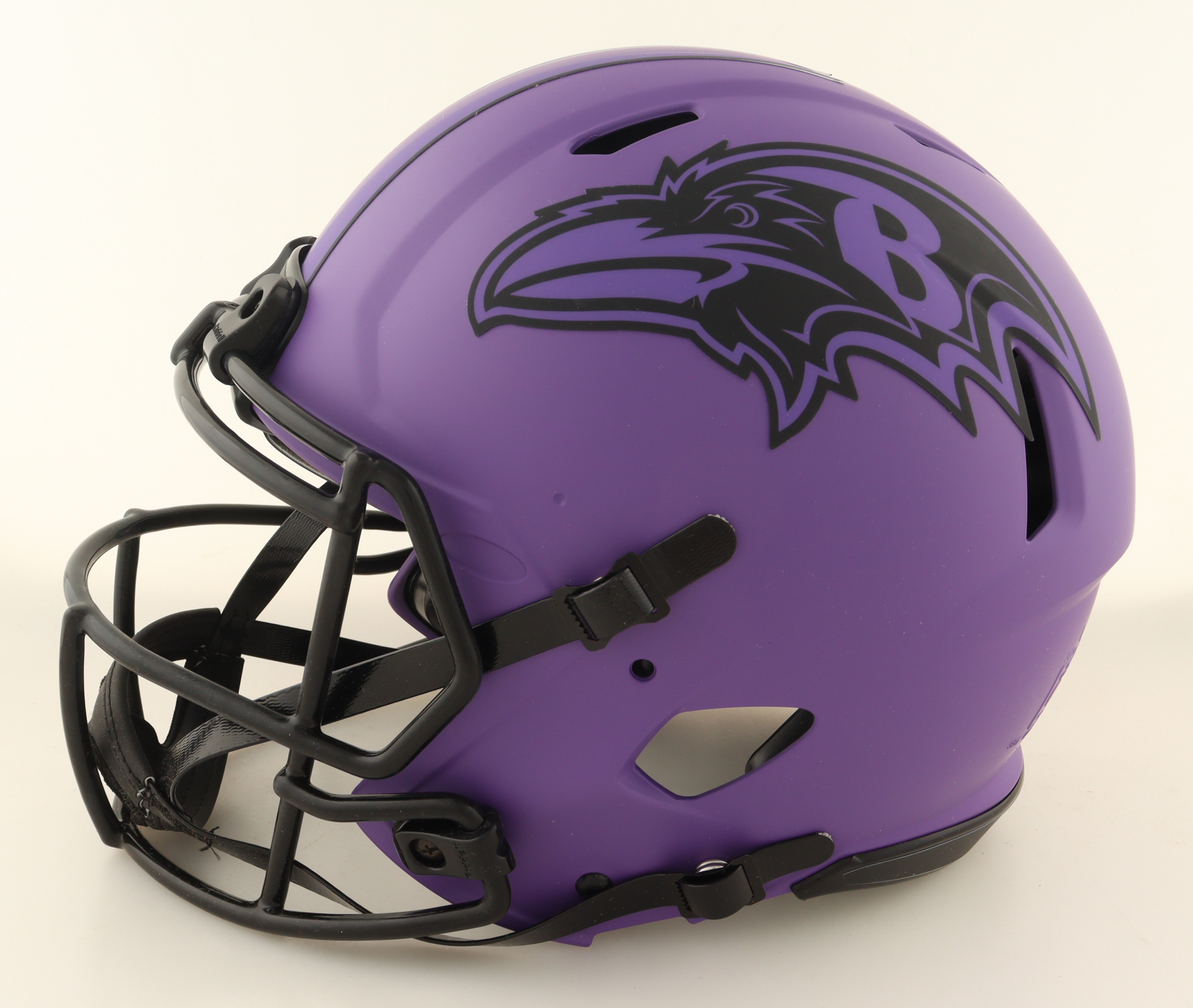 Derrick Henry Signed Ravens Full-Size Authentic On-Field Rave Alternate Speed Helmet (Beckett) at PristineAuction.com Derrick Henry Signed Ravens Full-Size Authentic On-Field Rave Alternate Speed Helmet (Beckett) at PristineAuction.com