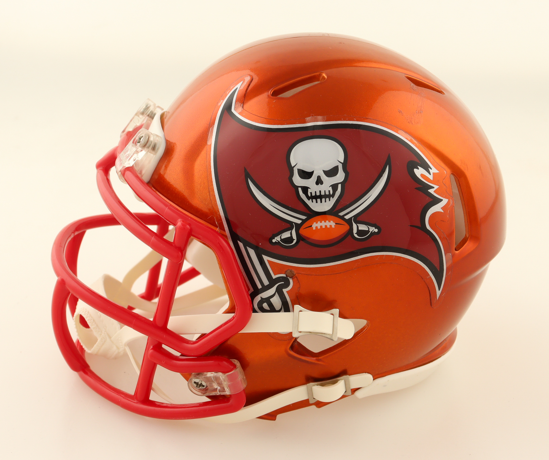 Mike Evans Signed Buccaneers Flash Alternate Speed Mini Helmet (Beckett) at PristineAuction.com Mike Evans Signed Buccaneers Flash Alternate Speed Mini Helmet (Beckett) at PristineAuction.com