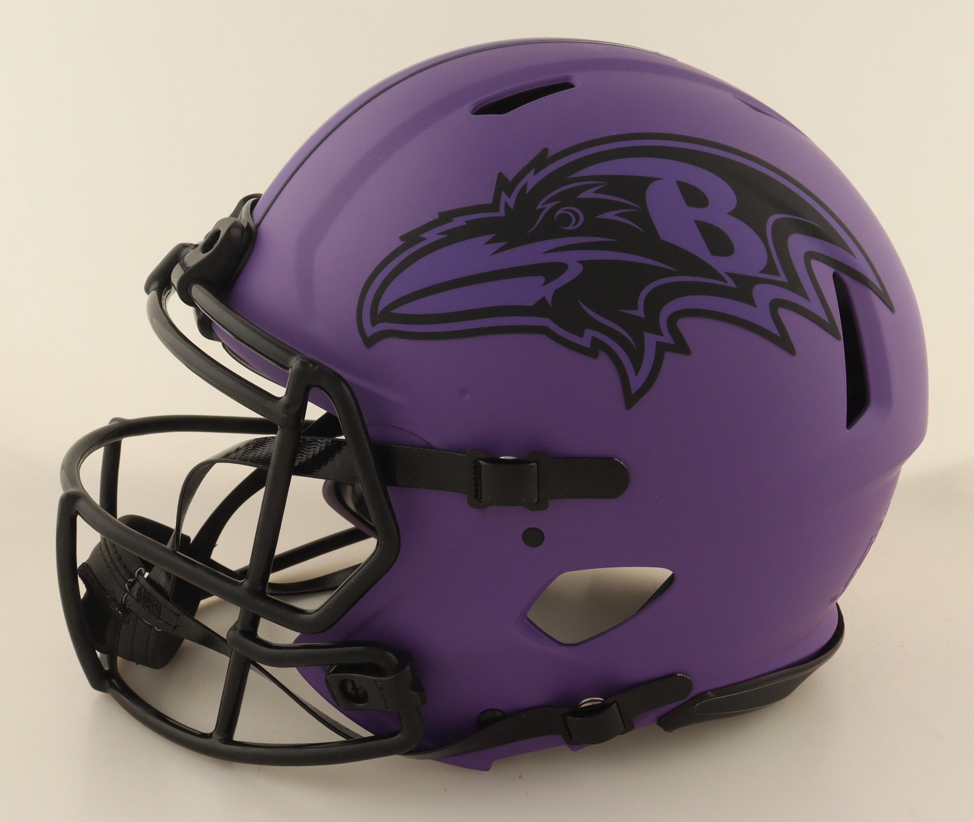 Derrick Henry Signed Ravens Full-Size Authentic On-Field Rave Alternate Speed Helmet (Beckett) at PristineAuction.com Derrick Henry Signed Ravens Full-Size Authentic On-Field Rave Alternate Speed Helmet (Beckett) at PristineAuction.com