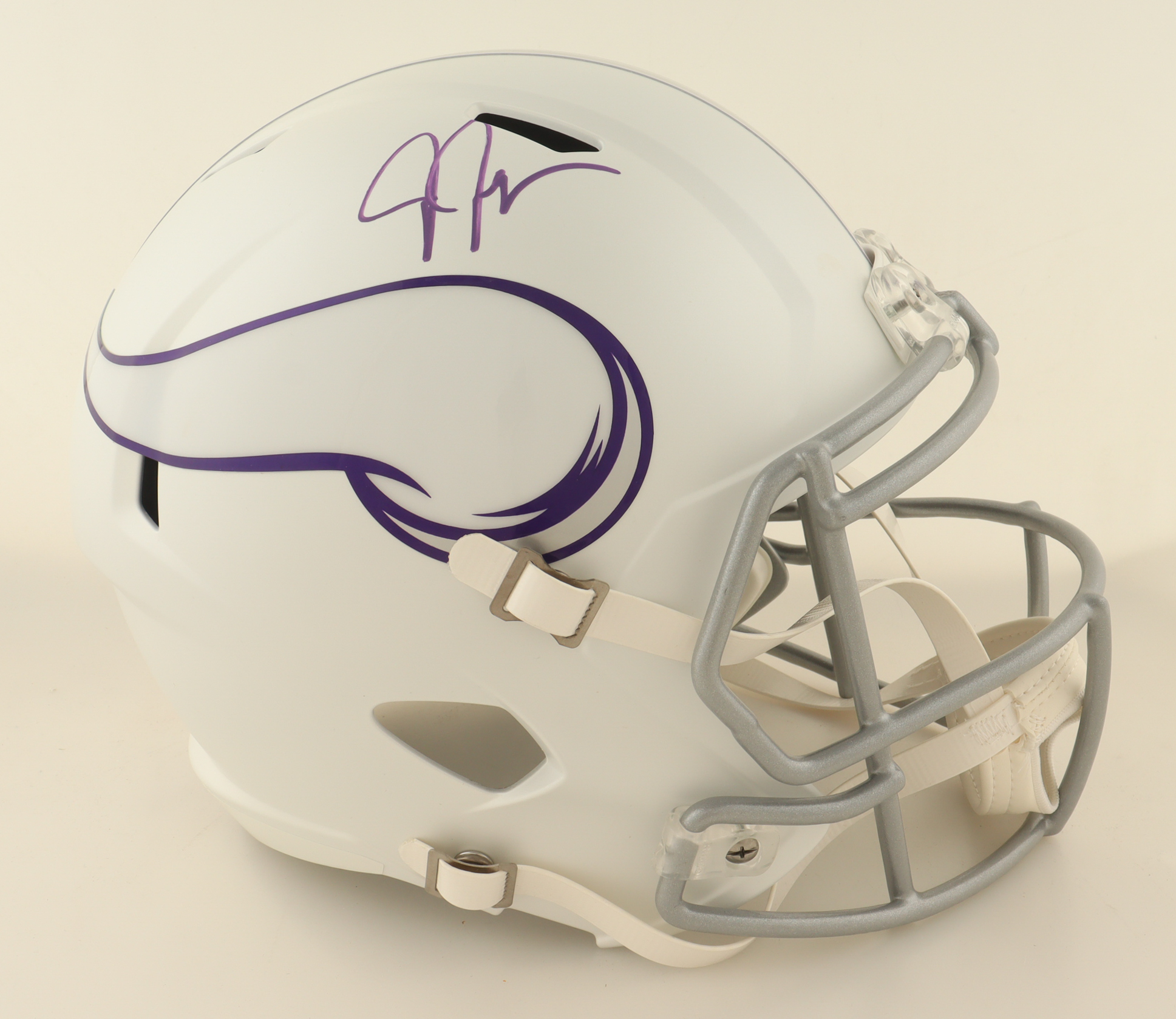 Justin Jefferson Signed Vikings Full-Size Matte White Speed Helmet (Beckett) at PristineAuction.com Justin Jefferson Signed Vikings Full-Size Matte White Speed Helmet (Beckett) at PristineAuction.com
