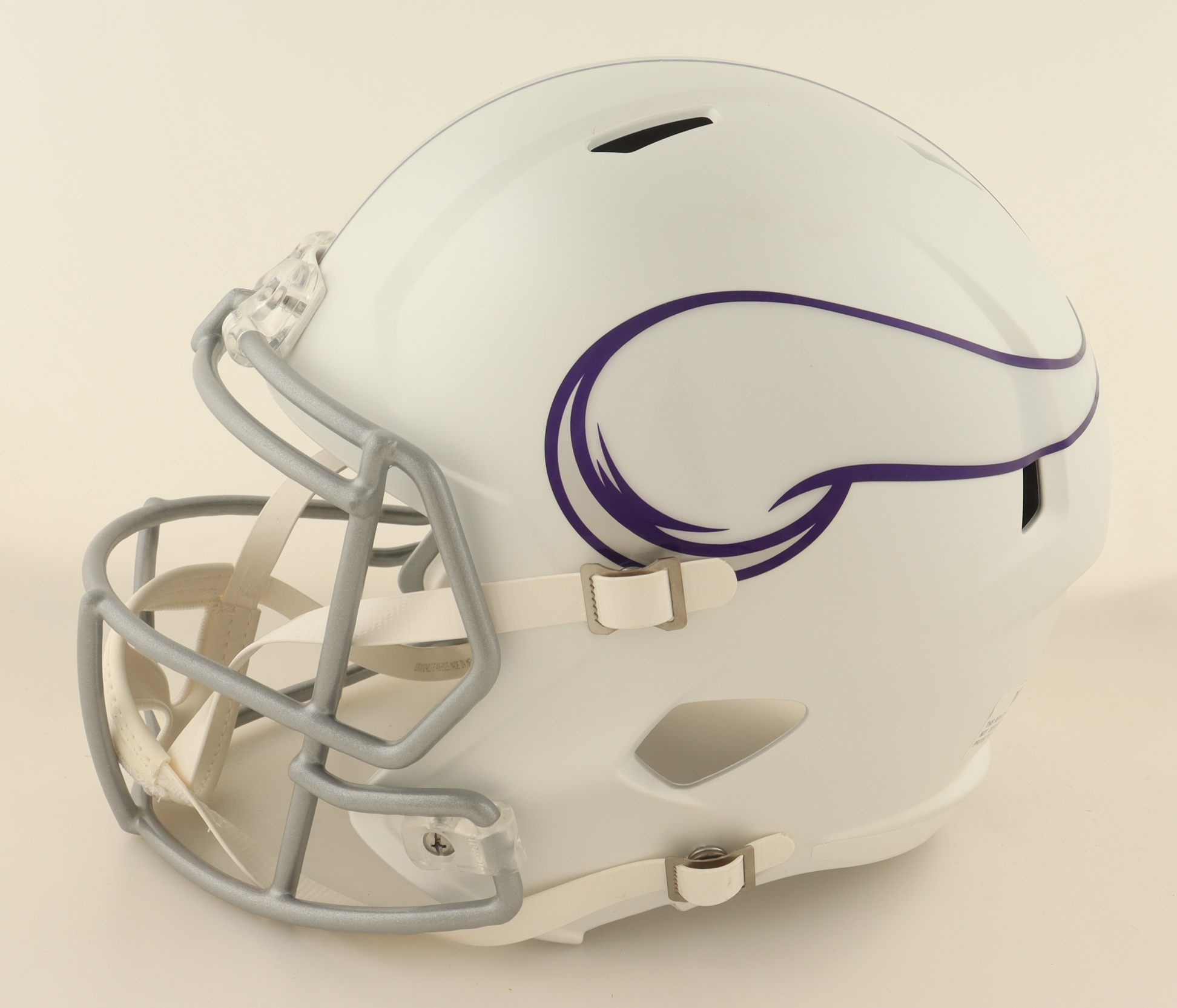 Justin Jefferson Signed Vikings Full-Size Matte White Speed Helmet (Beckett) at PristineAuction.com Justin Jefferson Signed Vikings Full-Size Matte White Speed Helmet (Beckett) at PristineAuction.com