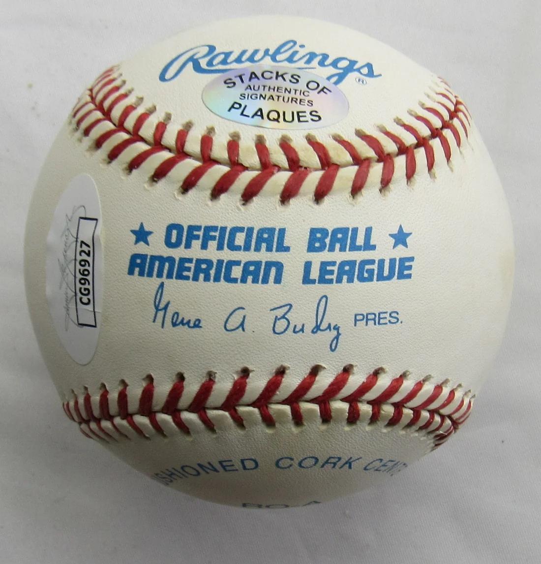 Luis Tiant Signed OAL Baseball (JSA) at PristineAuction.com Luis Tiant Signed OAL Baseball (JSA) at PristineAuction.com