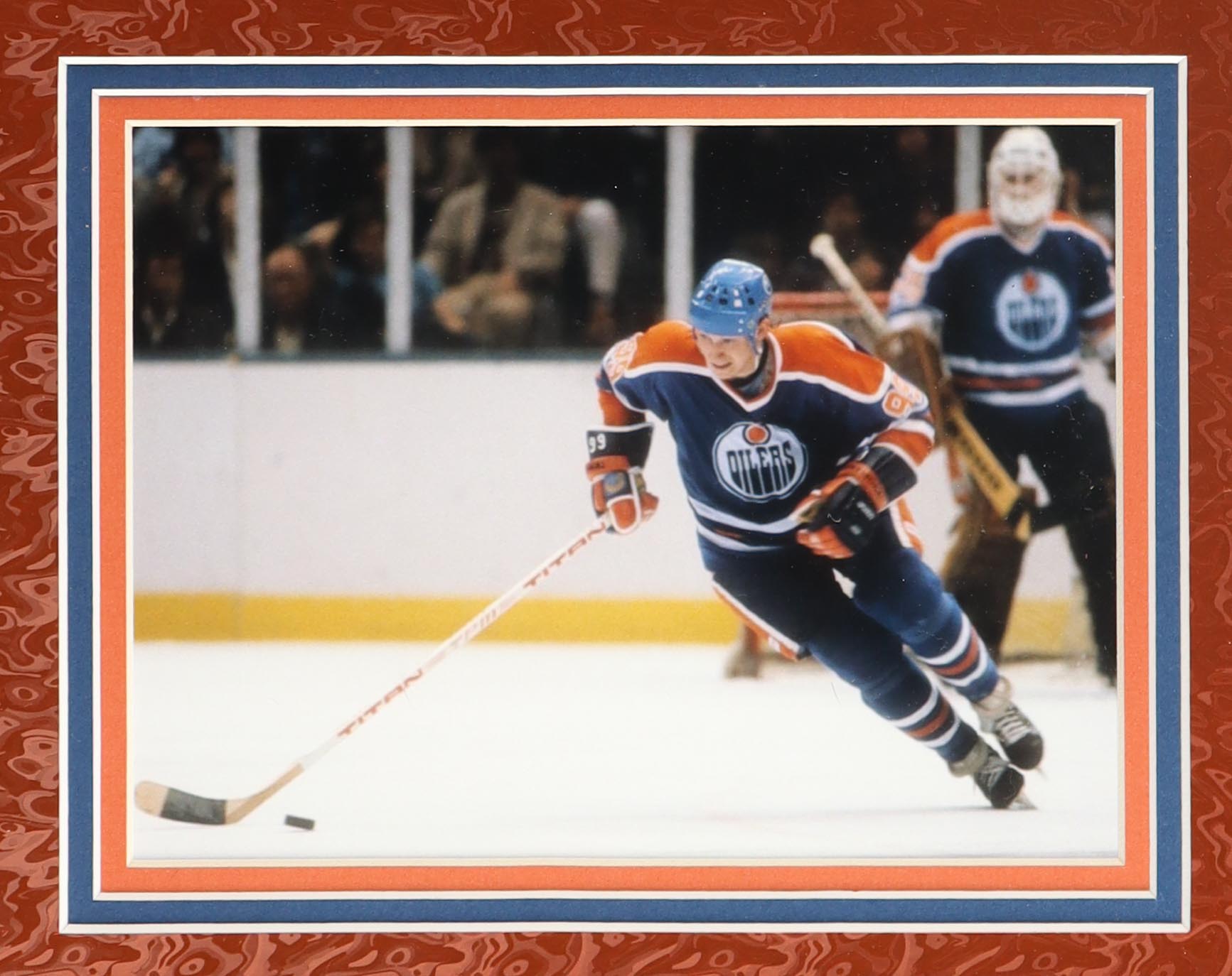 Wayne Gretzky Signed Oilers Custom Framed Jersey with LED Display & (2) PSA 10 Graded Cards (JSA) at PristineAuction.com Wayne Gretzky Signed Oilers Custom Framed Jersey with LED Display & (2) PSA 10 Graded Cards (JSA) at PristineAuction.com