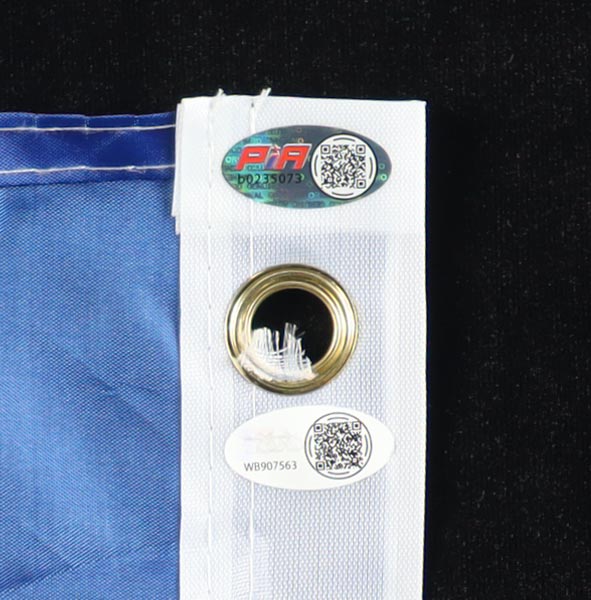 Earl Campbell Signed Texas Flag Inscribed "HOF '91" (JSA) at PristineAuction.com Earl Campbell Signed Texas Flag Inscribed "HOF '91" (JSA) at PristineAuction.com