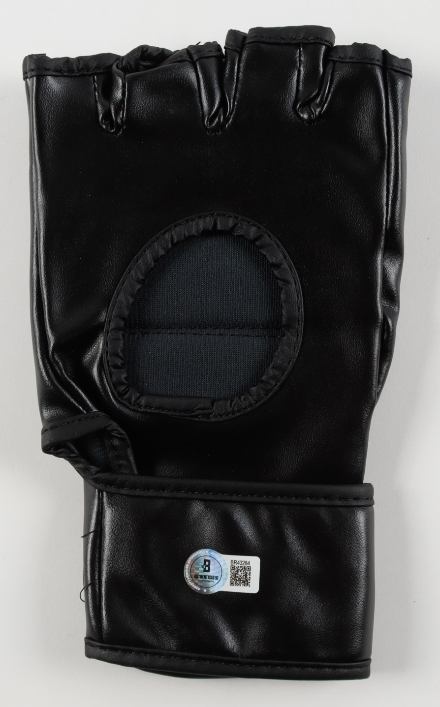 Charles Oliveira Signed Custom Brazil MMA Glove (Beckett) at PristineAuction.com Charles Oliveira Signed Custom Brazil MMA Glove (Beckett) at PristineAuction.com