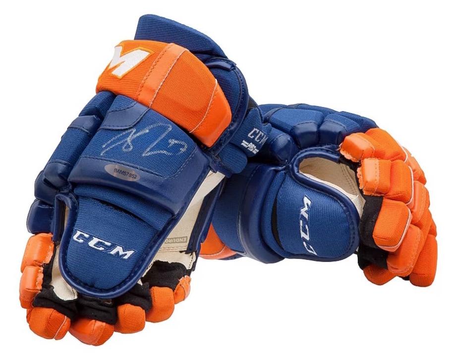 Connor McDavid Signed CCM Oilers Glove (UDA) at PristineAuction.com Connor McDavid Signed CCM Oilers Glove (UDA) at PristineAuction.com