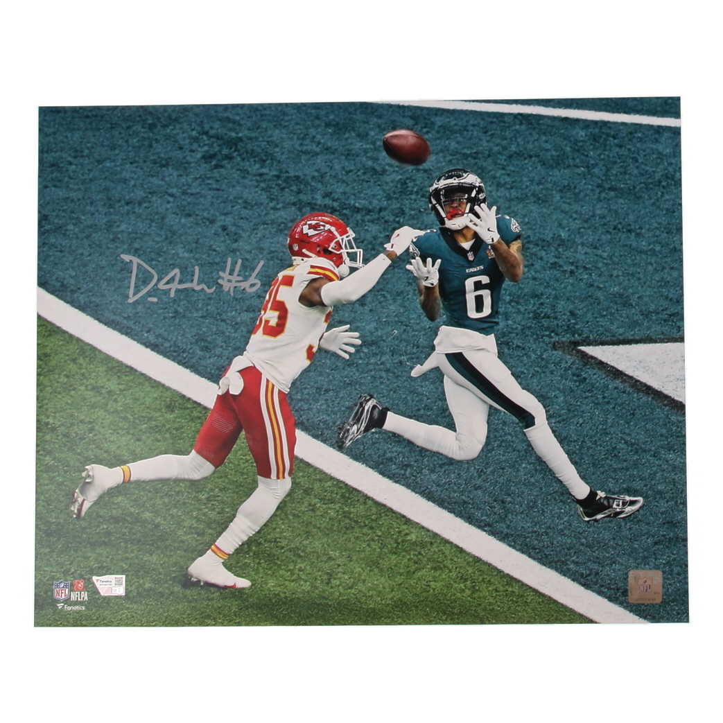 DeVonta Smith Signed Eagles 16x20 Photo (Fanatics) at PristineAuction.com DeVonta Smith Signed Eagles 16x20 Photo (Fanatics) at PristineAuction.com