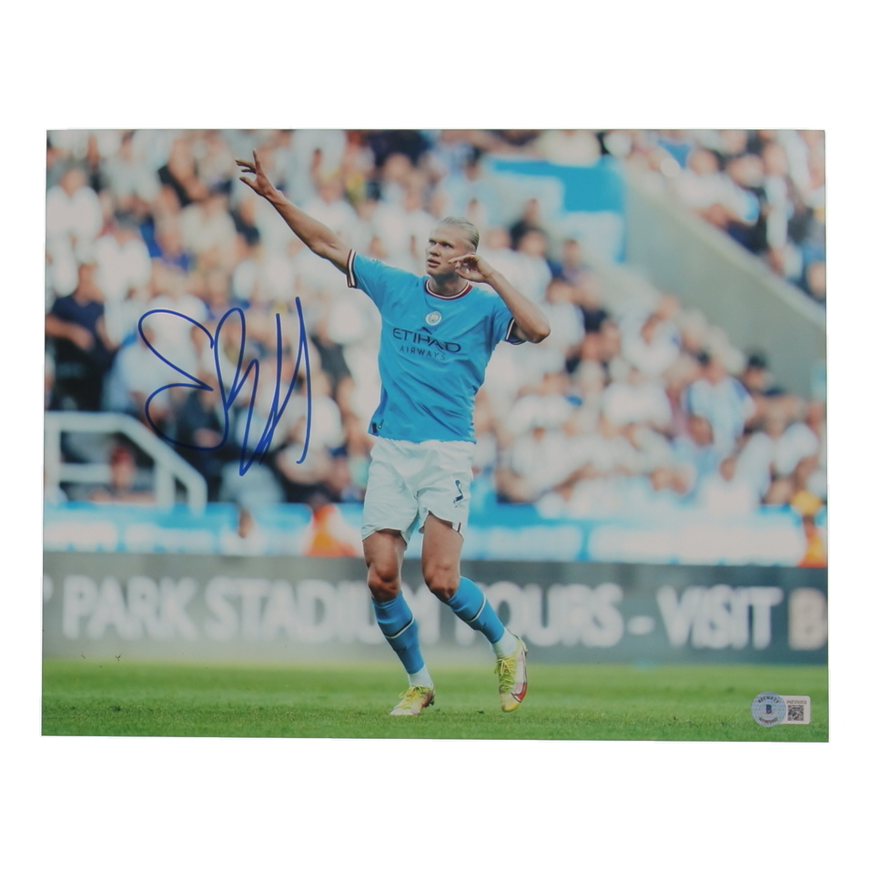 Erling Haaland Signed "Manchester City F.C." 11x14 Photo (Beckett) at PristineAuction.com Erling Haaland Signed "Manchester City F.C." 11x14 Photo (Beckett) at PristineAuction.com