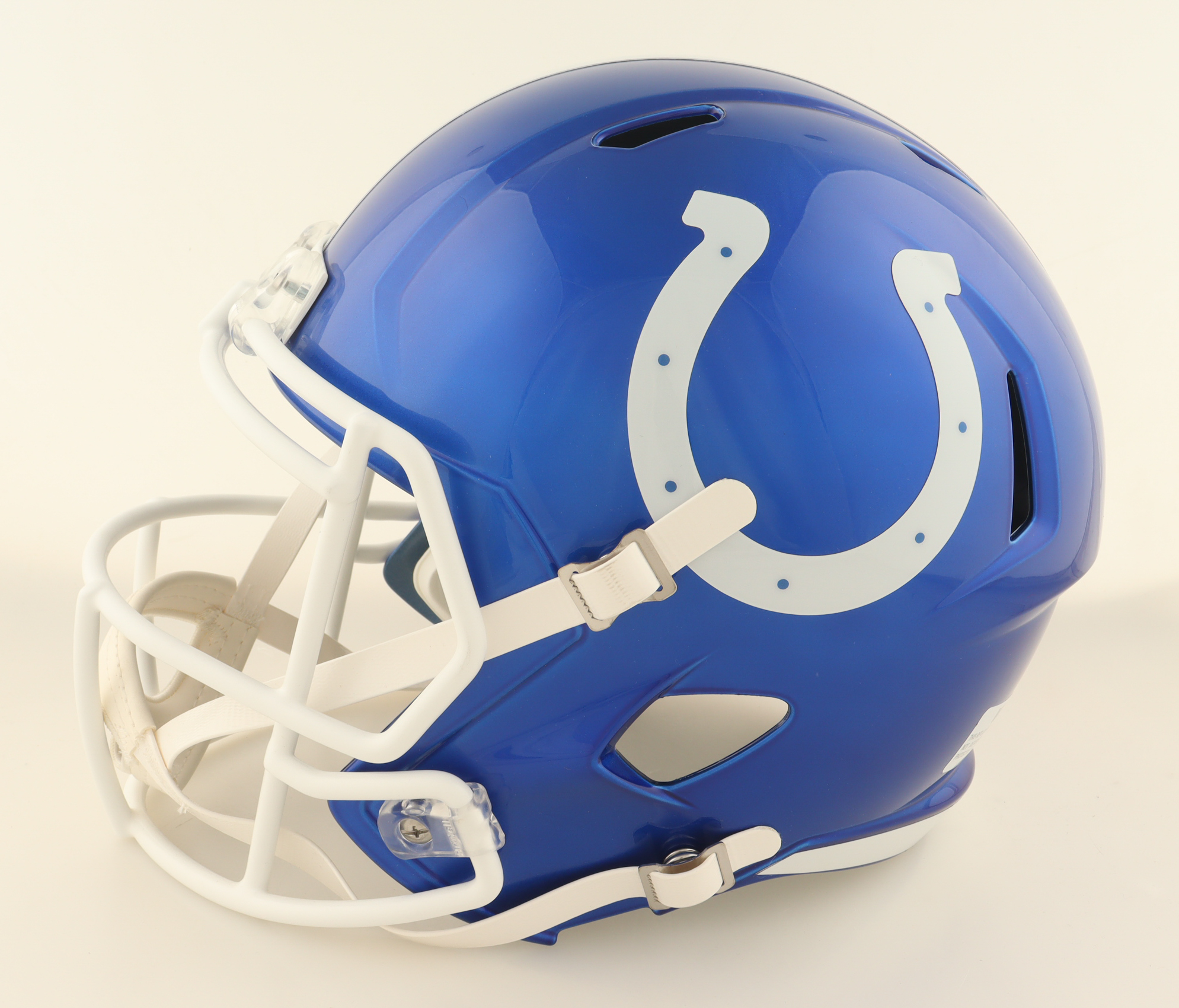 Shaquille Leonard Signed Colts Full-Size Flash Alternate Speed Helmet Inscribed "Maniac" (JSA) at PristineAuction.com Shaquille Leonard Signed Colts Full-Size Flash Alternate Speed Helmet Inscribed "Maniac" (JSA) at PristineAuction.com