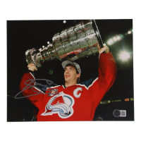 Joe Sakic Signed Avalanche 8x10 Photo (Beckett) at PristineAuction.com