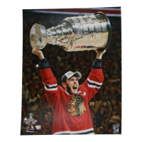 Jonathan Toews Signed Blackhawks 16x20 Photo (Fanatics) at PristineAuction.com