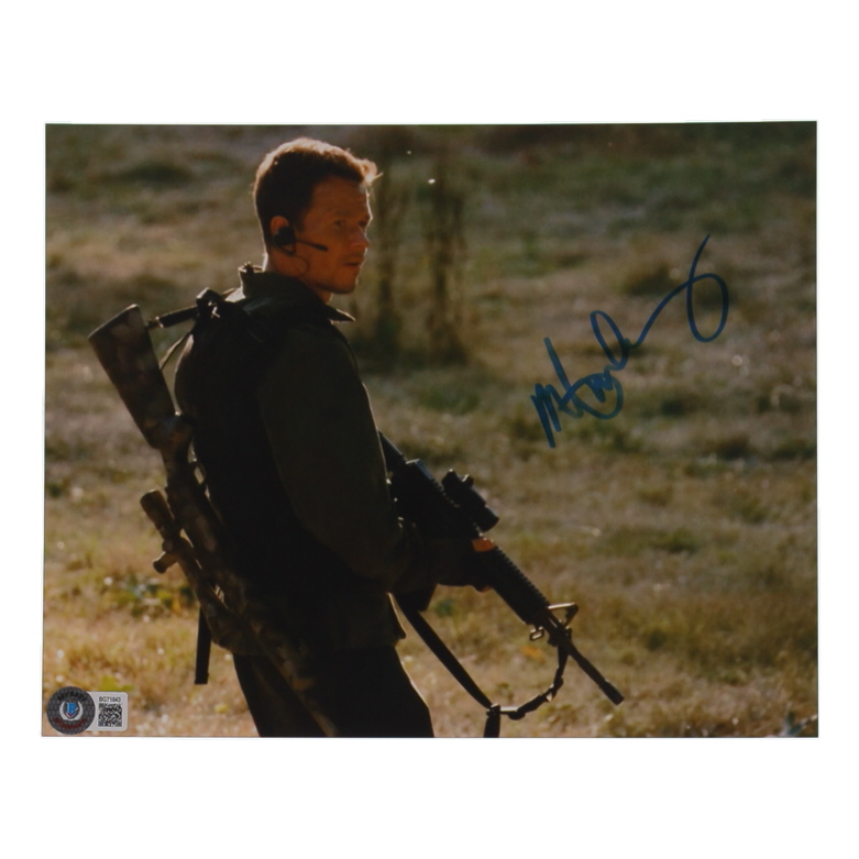 Mark Wahlberg Signed "Shooter" 8x10 Photo (Beckett) at PristineAuction.com Mark Wahlberg Signed "Shooter" 8x10 Photo (Beckett) at PristineAuction.com