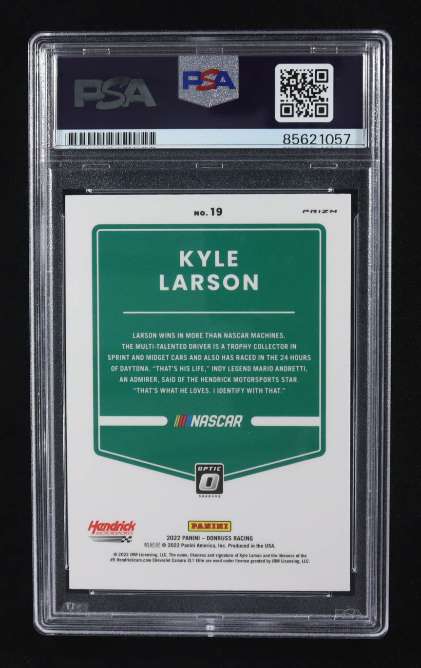 Kyle Larson Signed 2022 Panini Donruss Racing Optic Lime Green Pulsar Prizm #19 (PSA) at PristineAuction.com Kyle Larson Signed 2022 Panini Donruss Racing Optic Lime Green Pulsar Prizm #19 (PSA) at PristineAuction.com