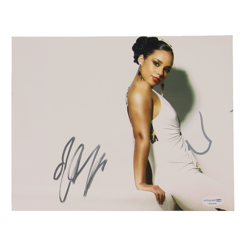 Alicia Keys Signed 8x10 Photo (ACOA) at PristineAuction.com Alicia Keys Signed 8x10 Photo (ACOA) at PristineAuction.com
