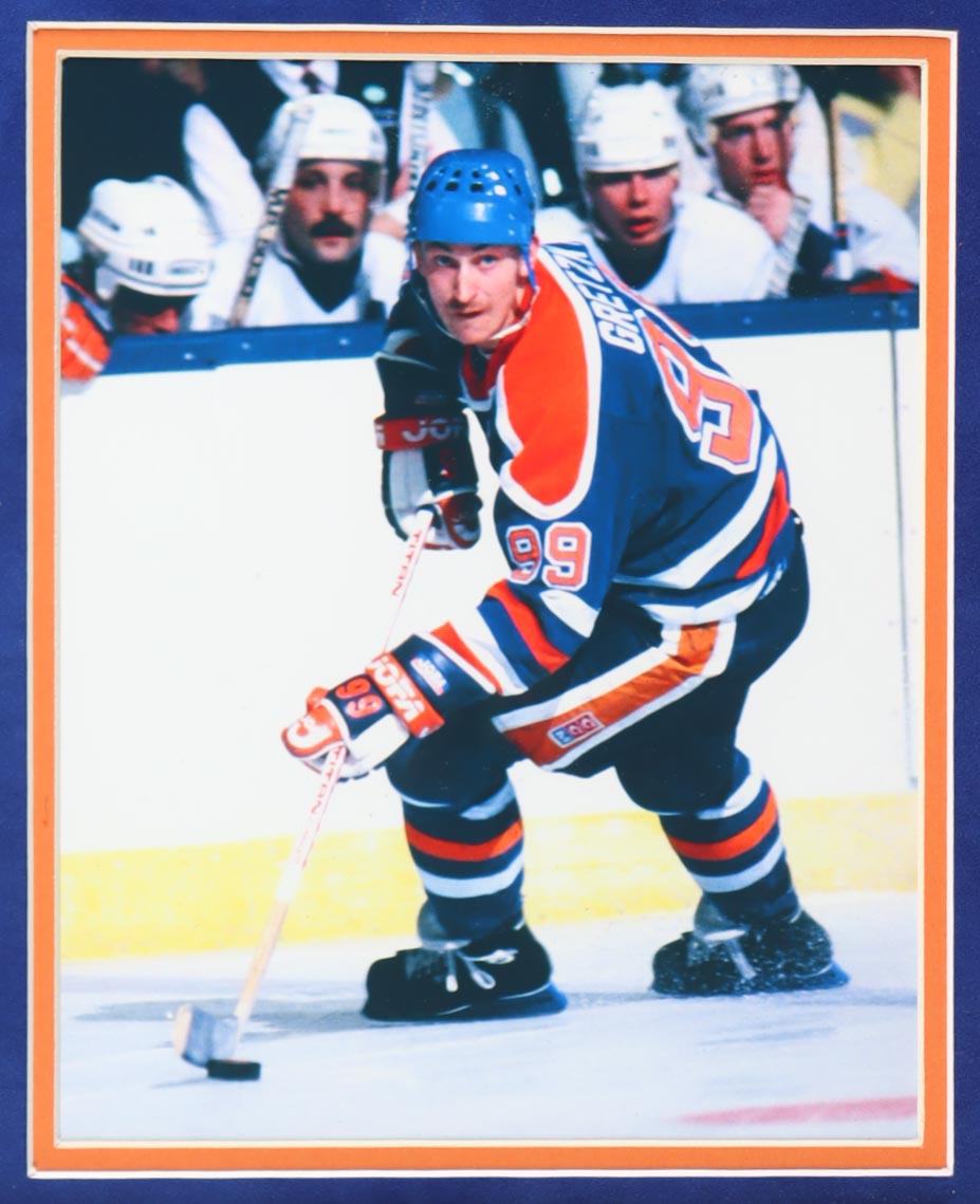 Wayne Gretsky Signed Custom Framed Jersey Display (PSA) at PristineAuction.com Wayne Gretsky Signed Custom Framed Jersey Display (PSA) at PristineAuction.com