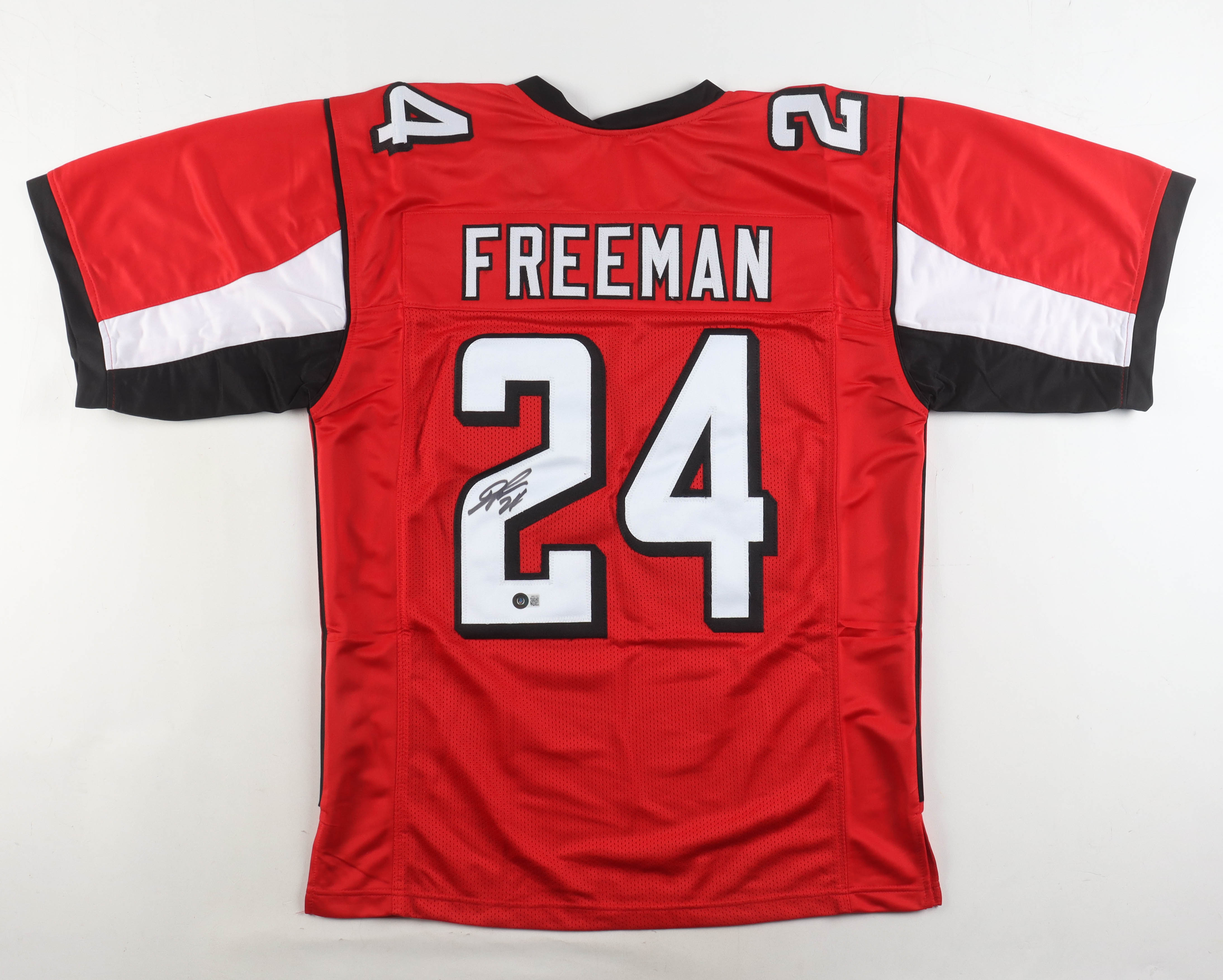 Devonta Freeman Signed Jersey (Beckett) at PristineAuction.com Devonta Freeman Signed Jersey (Beckett) at PristineAuction.com