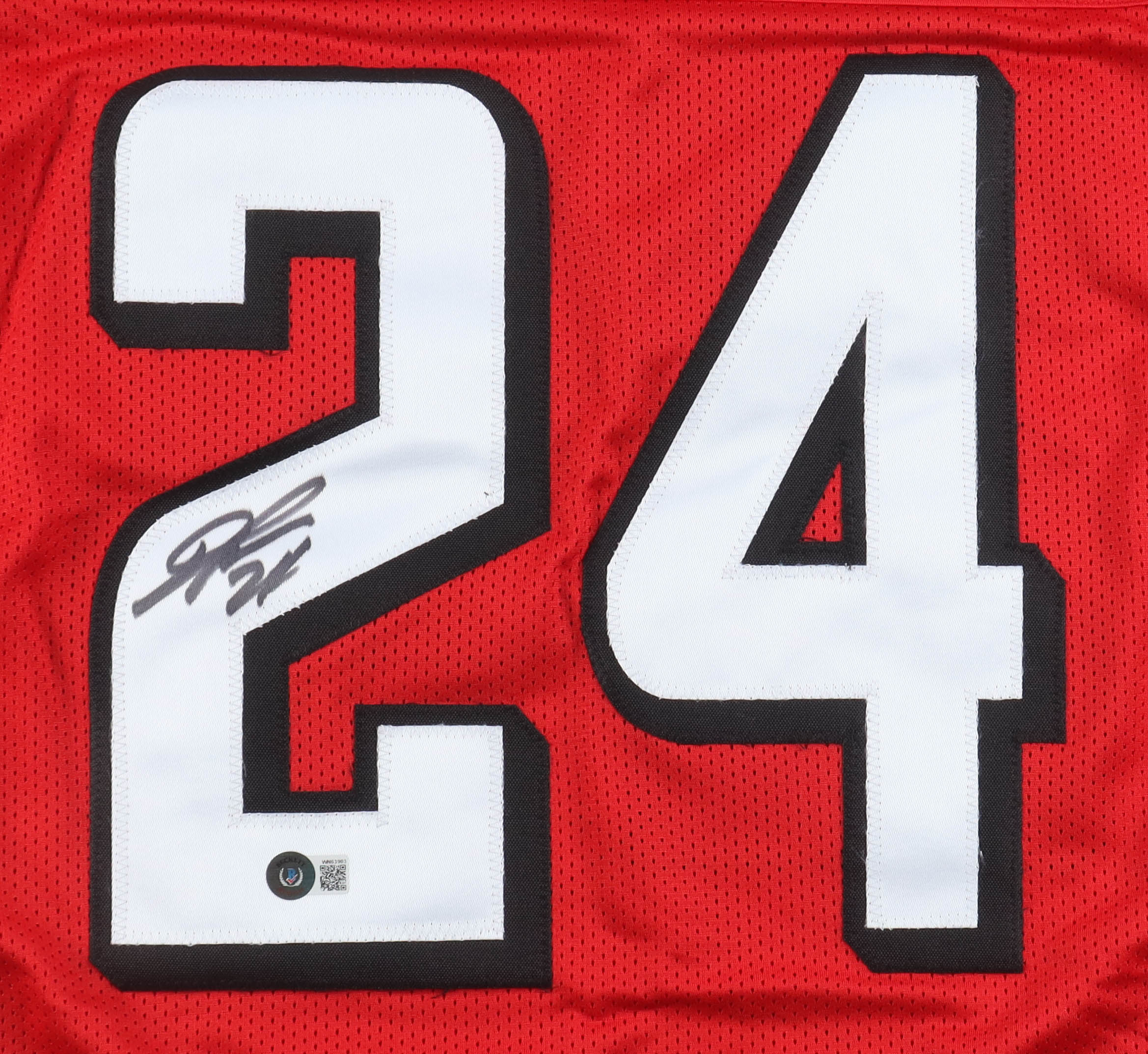 Devonta Freeman Signed Jersey (Beckett) at PristineAuction.com Devonta Freeman Signed Jersey (Beckett) at PristineAuction.com