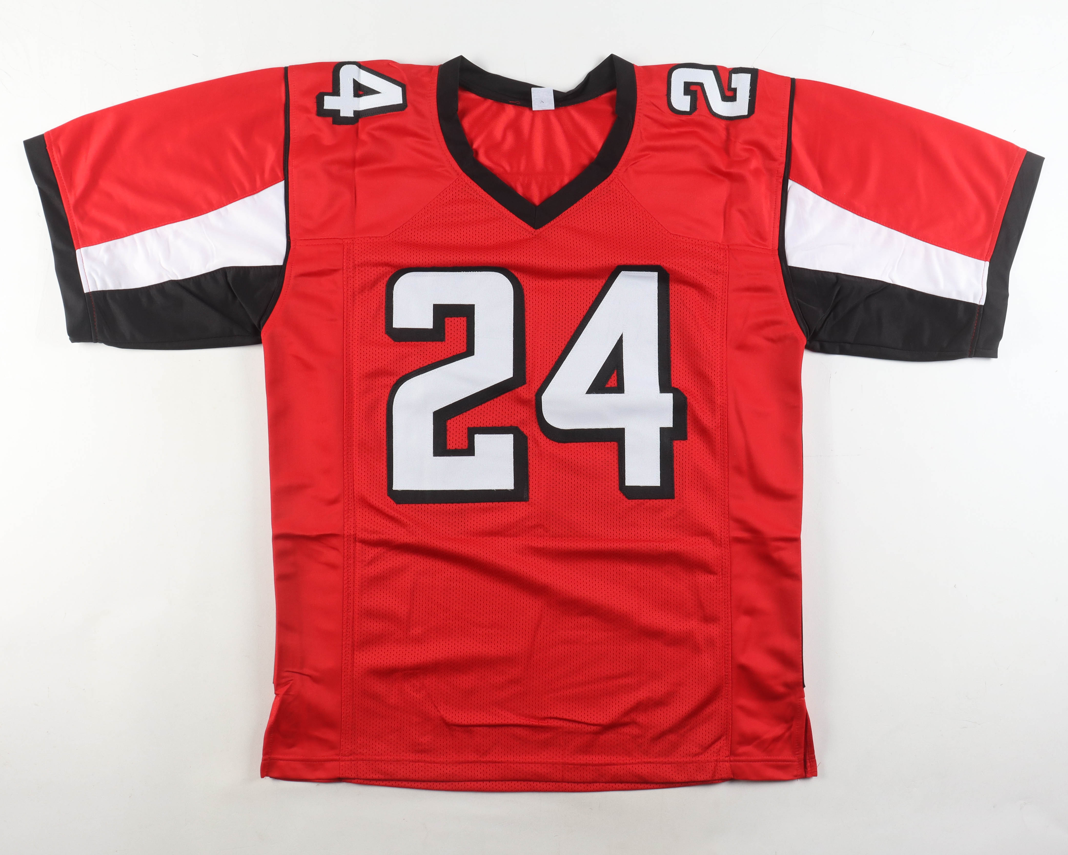 Devonta Freeman Signed Jersey (Beckett) at PristineAuction.com Devonta Freeman Signed Jersey (Beckett) at PristineAuction.com