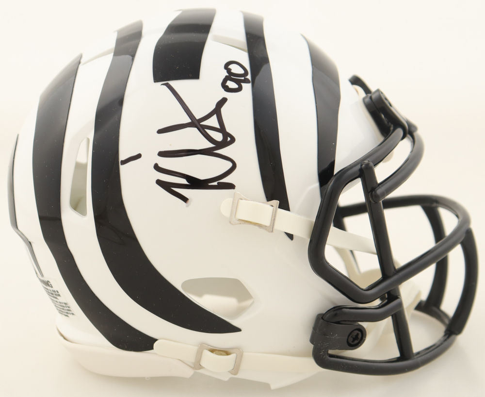 Kris Jenkins Signed Bengals Alternate Speed Mini Helmet (Beckett) at PristineAuction.com Kris Jenkins Signed Bengals Alternate Speed Mini Helmet (Beckett) at PristineAuction.com