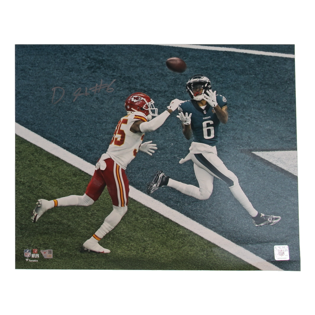 DeVonta Smith Signed Eagles 16x20 Photo (Fanatics) at PristineAuction.com DeVonta Smith Signed Eagles 16x20 Photo (Fanatics) at PristineAuction.com