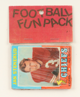 1971 Topps Football Card Fun Pack with (10) Cards at PristineAuction.com