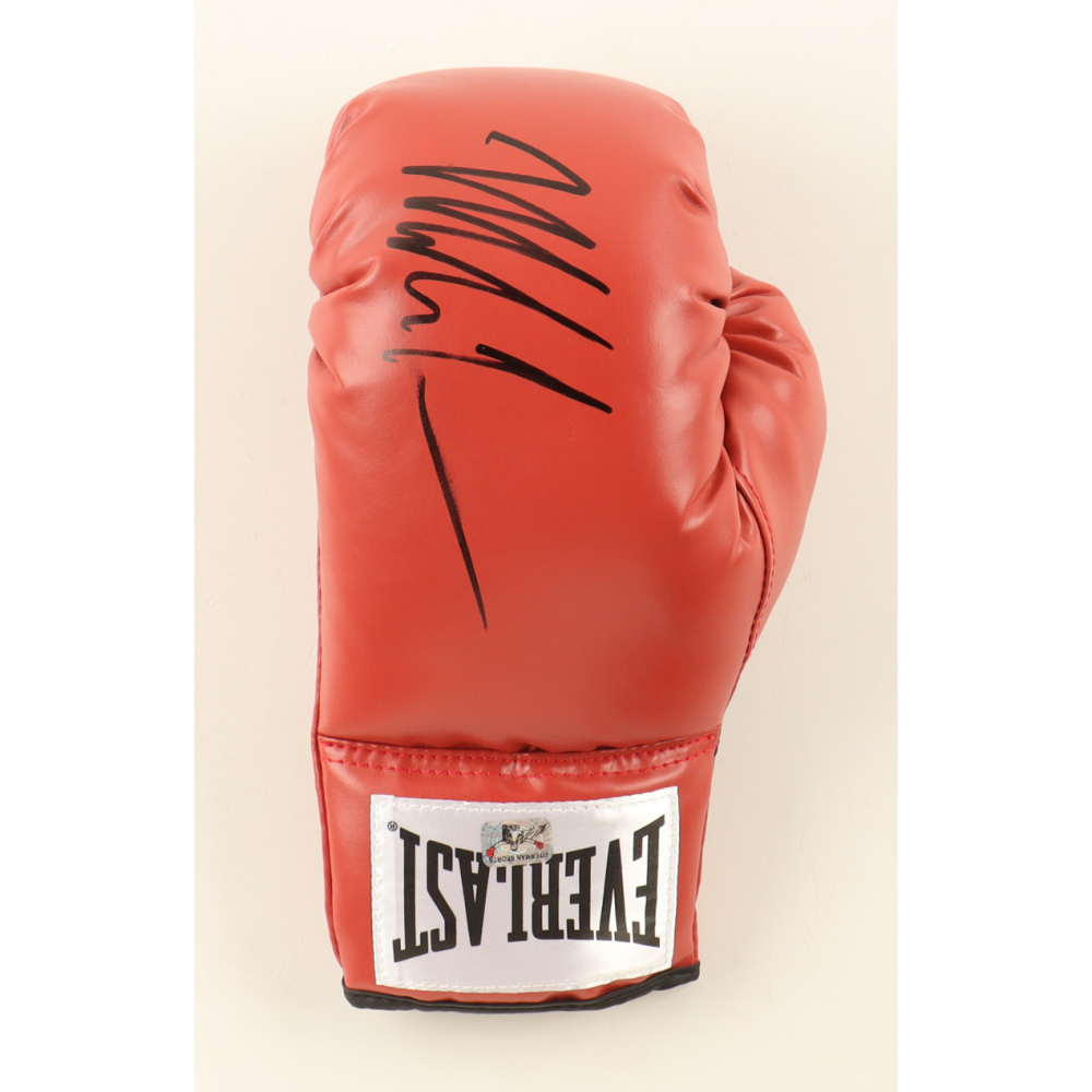 Mike Tyson Signed Everlast Boxing Glove (Tyson) | Pristine Auction