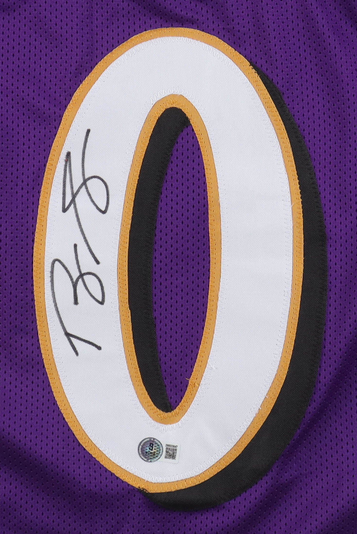 Roquan Smith Signed Jersey (Beckett) at PristineAuction.com Roquan Smith Signed Jersey (Beckett) at PristineAuction.com