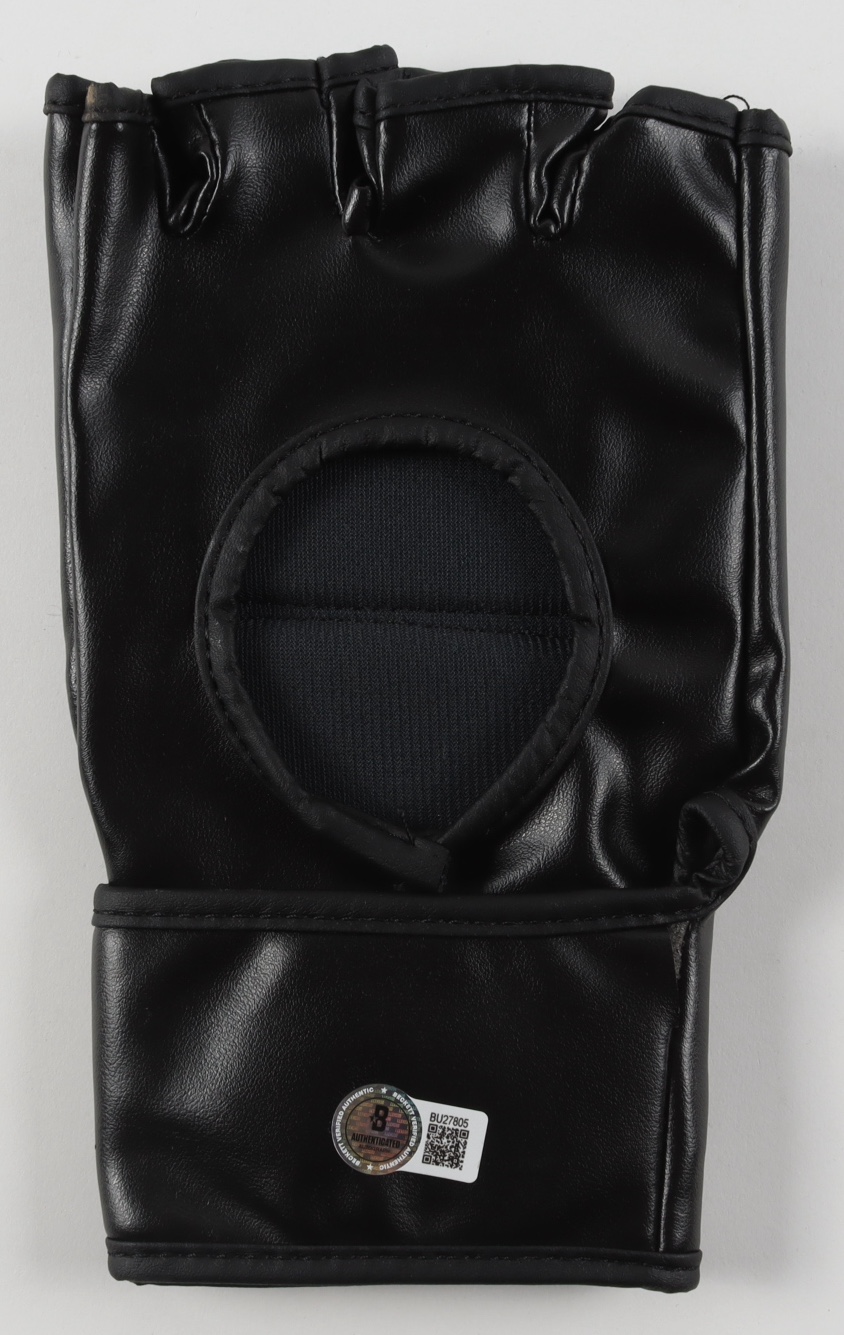 Anthony Pettis Signed MMA Custom USA Glove (Beckett) at PristineAuction.com Anthony Pettis Signed MMA Custom USA Glove (Beckett) at PristineAuction.com