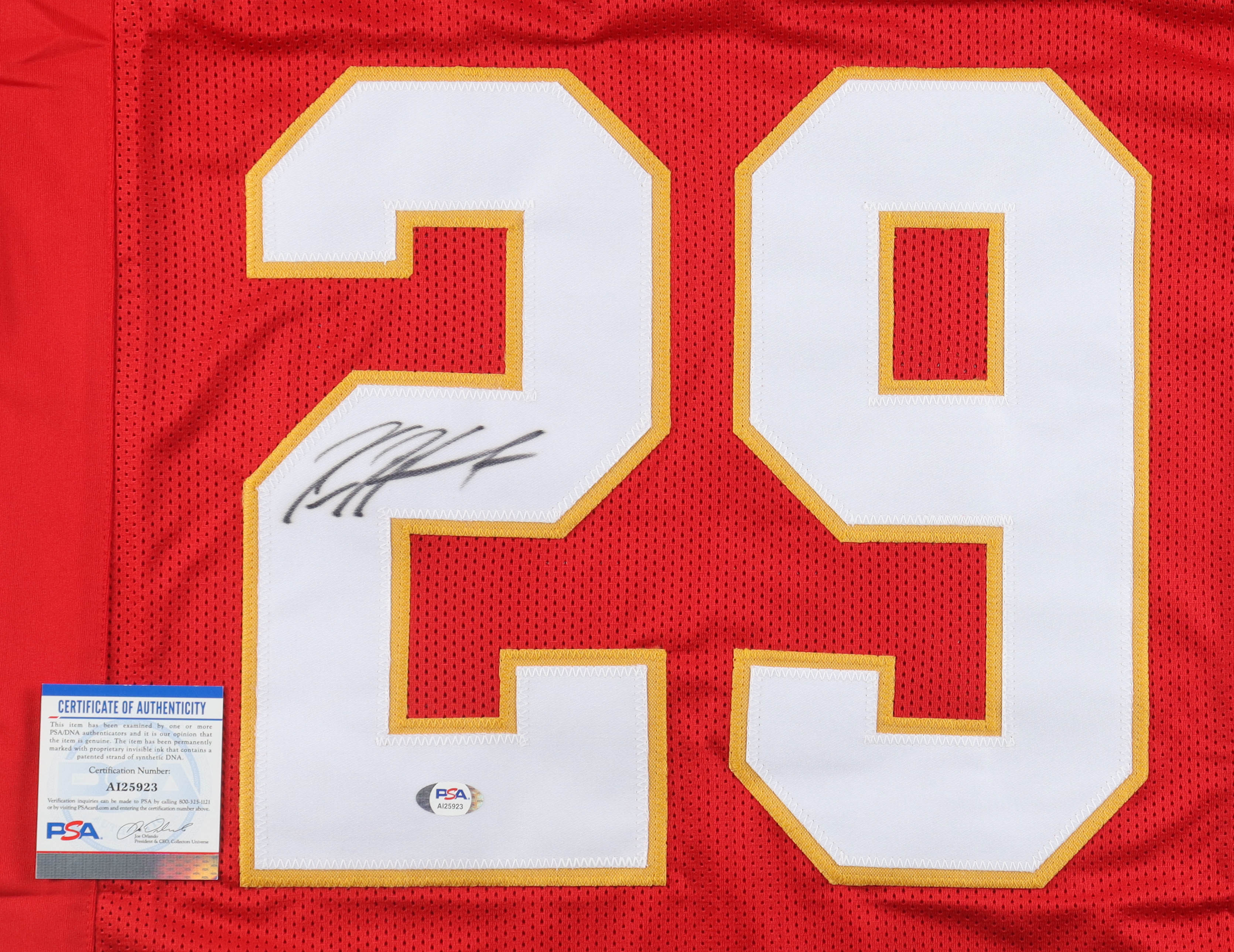 Kareem Hunt Signed Jersey (PSA) at PristineAuction.com Kareem Hunt Signed Jersey (PSA) at PristineAuction.com