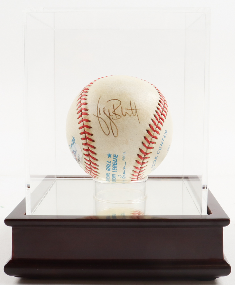 George Brett Signed OAL Baseball with Display Case (PSA) at PristineAuction.com George Brett Signed OAL Baseball with Display Case (PSA) at PristineAuction.com