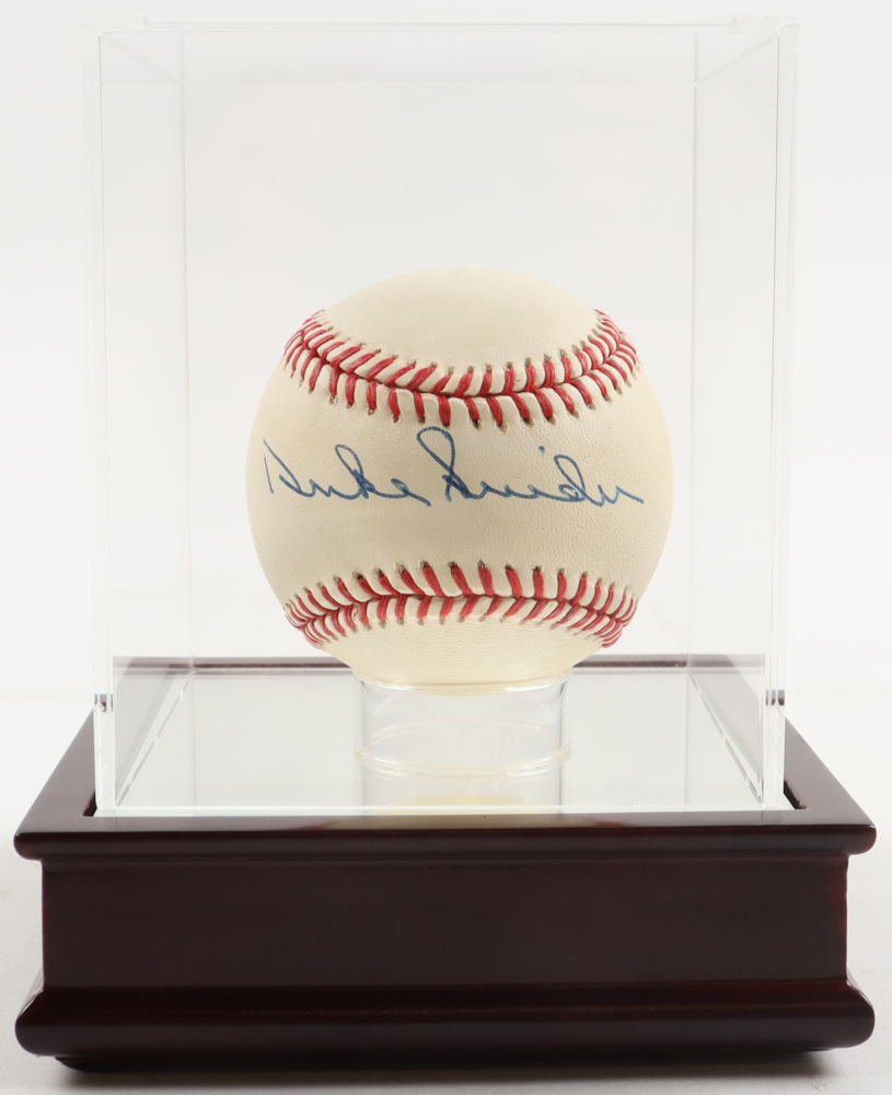 Duke Snider Signed ONL Baseball With Display Case (JSA) at PristineAuction.com Duke Snider Signed ONL Baseball With Display Case (JSA) at PristineAuction.com